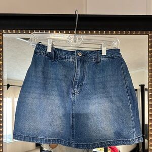 Stylish Blue Denim Mini Skirt